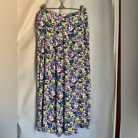 Zara Dresses & Skirts - Zara Floral Wide Leg Culotte Pants Womens L Colorful Palazzo Summer Boho